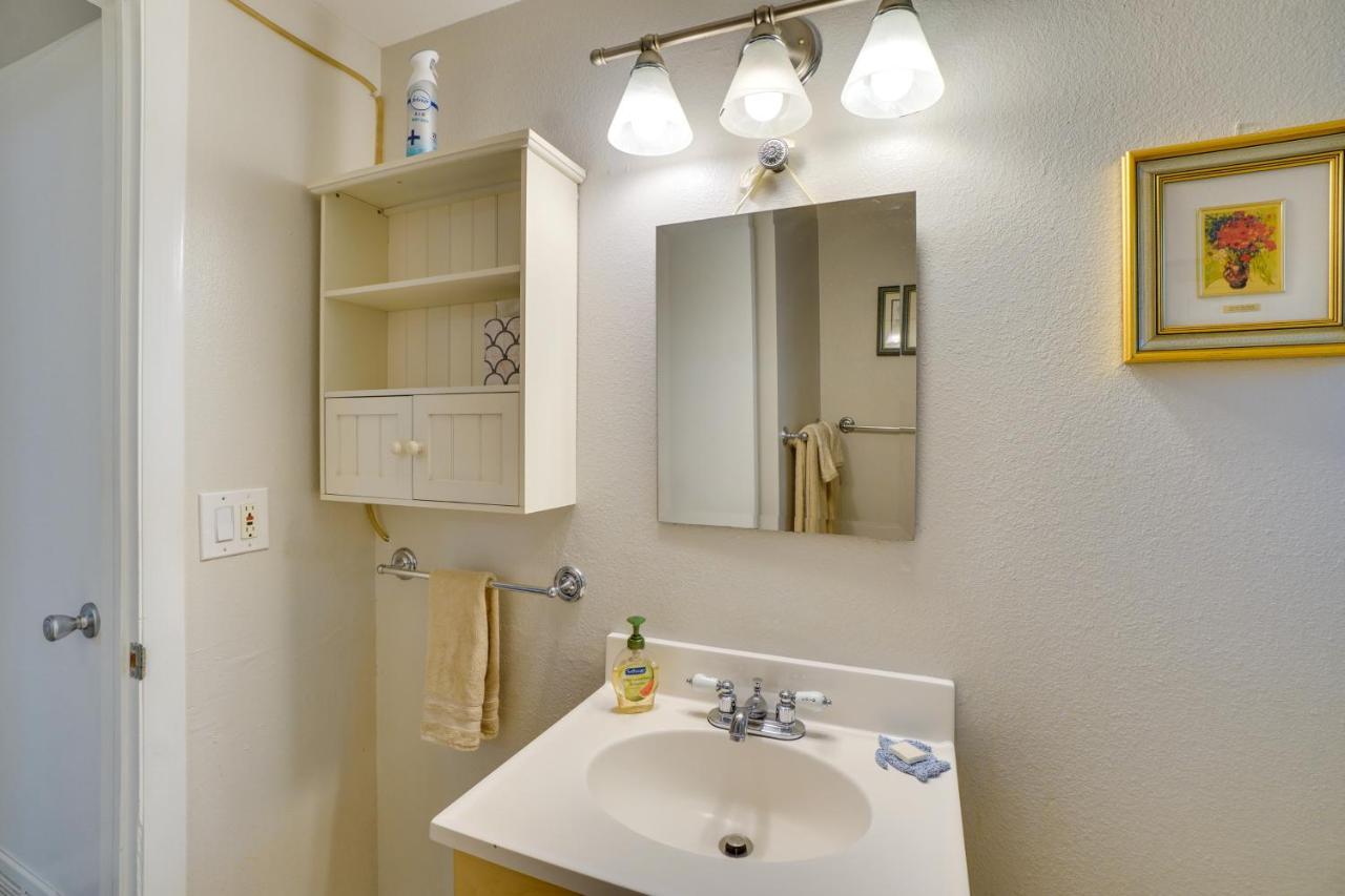 Vacation With Grill - 7 Mi To Downtown Apartment *